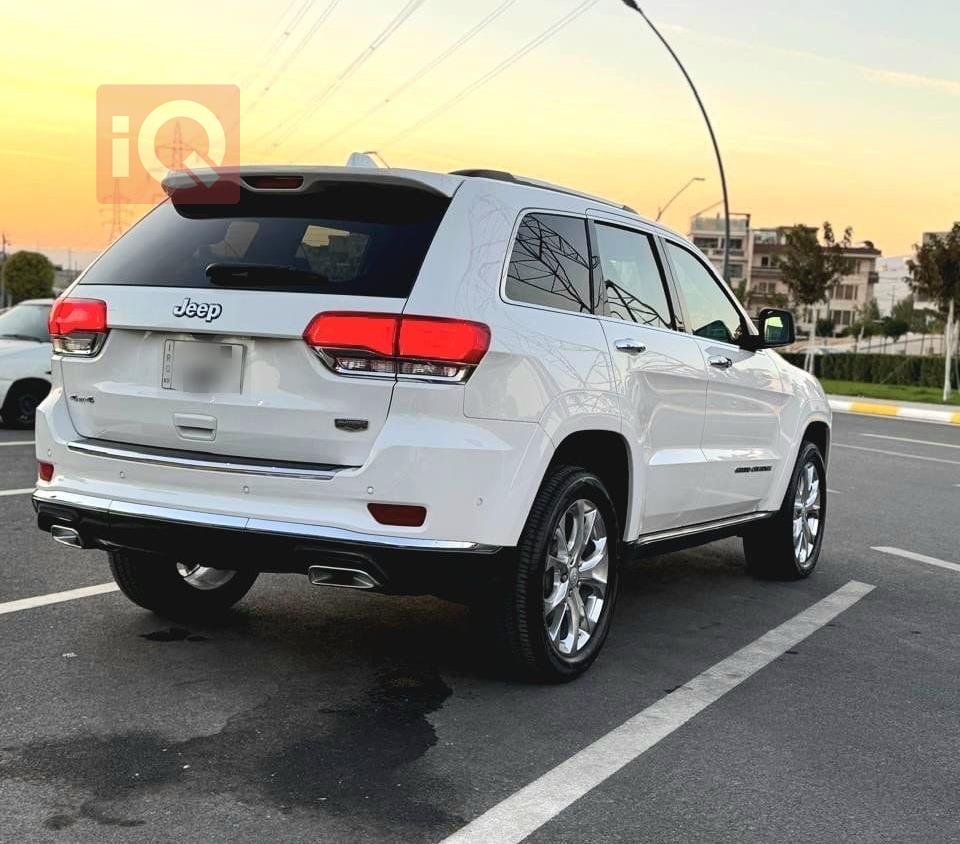 جیپ گراند شیرۆکی